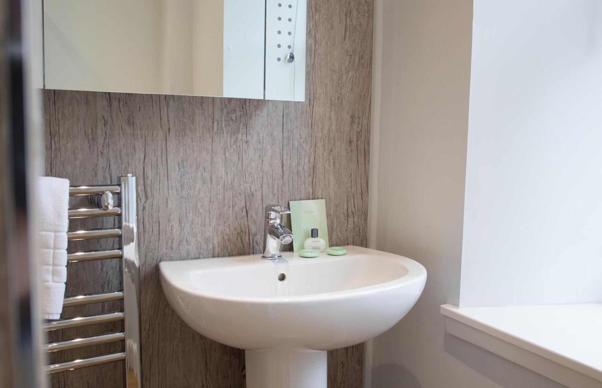 Glenmoriston Town House Apartments Ίνβερνες Εξωτερικό φωτογραφία