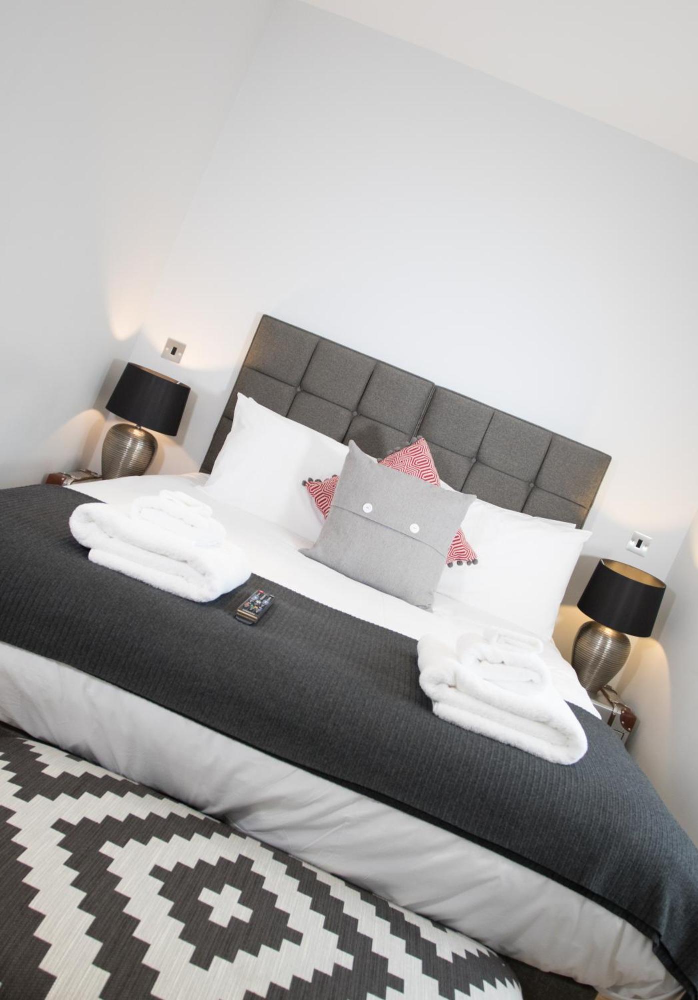 Glenmoriston Town House Apartments Ίνβερνες Εξωτερικό φωτογραφία